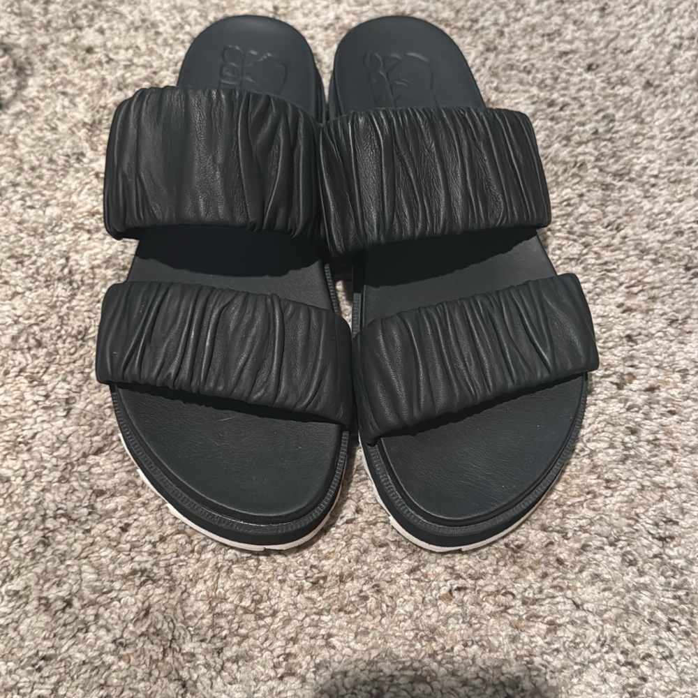 Sorel Black Women's Sandals
